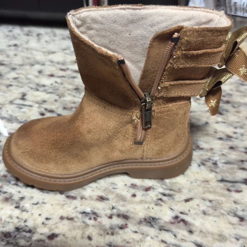 UGG Toddler Tan Boots with Durable Sole Sz‎ 7